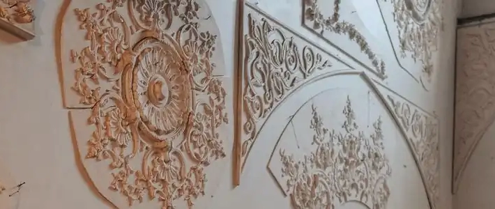 Relief Dinding Batu Alam